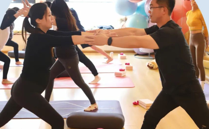 禧月荟月子中心舞韵双人瑜伽，展现孕动之美